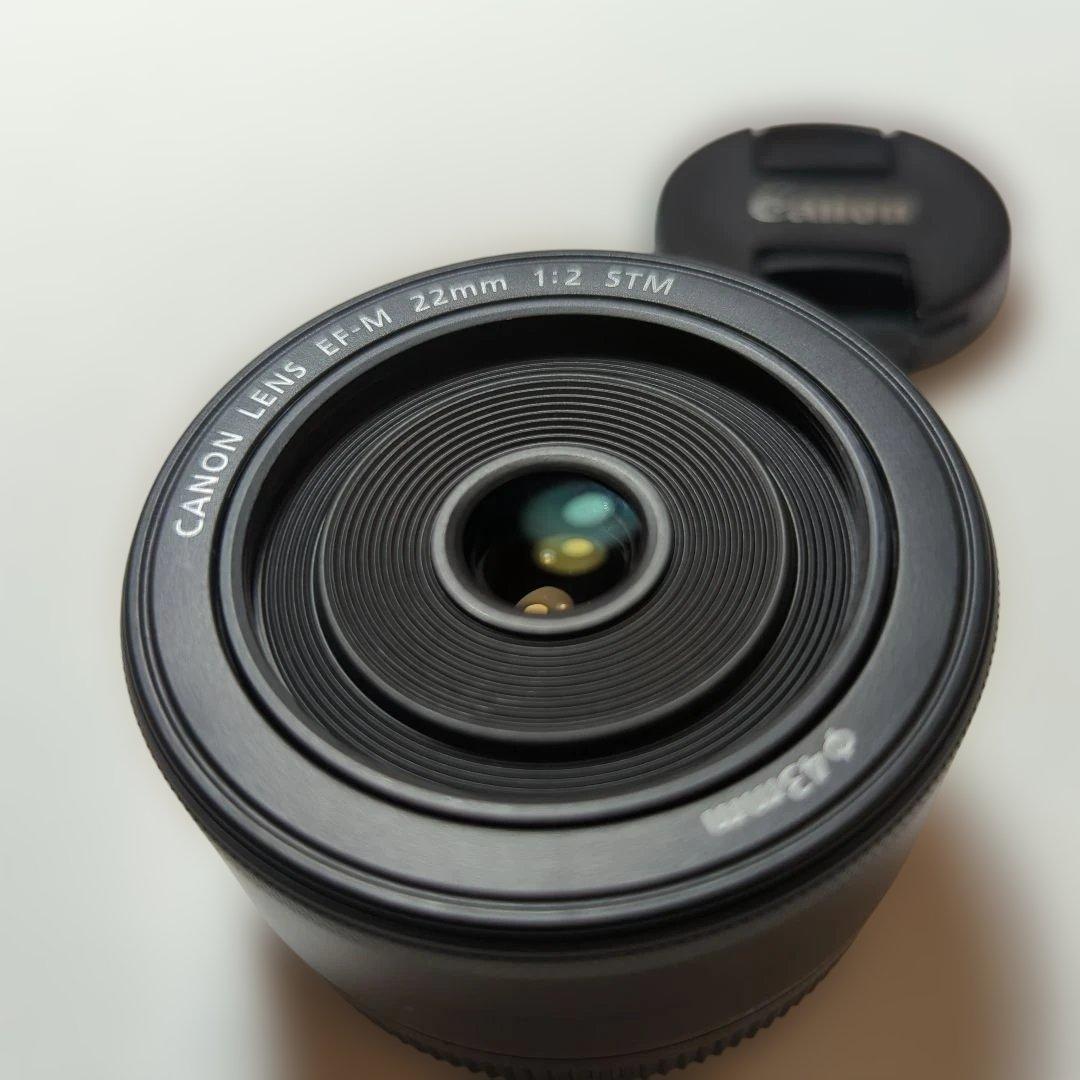 ♪Canon EOS kiss M ホワイト ミラーレスカメラ レンズ3本付き