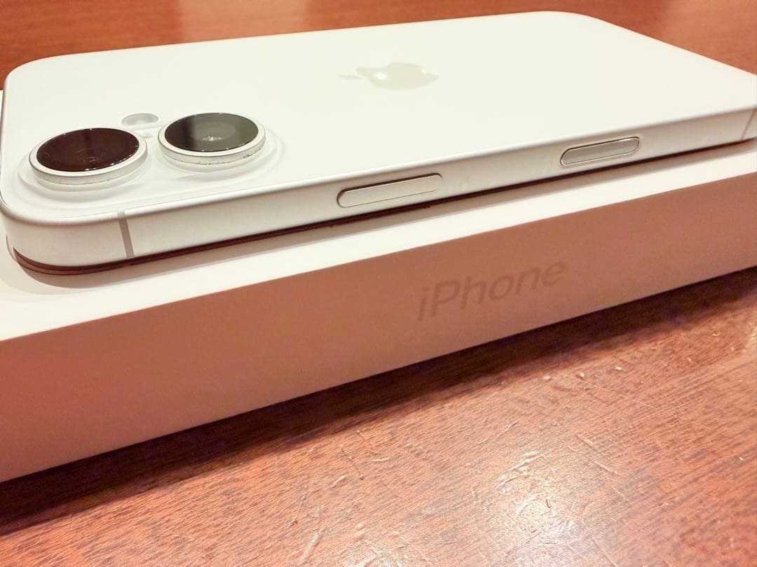 【土日限定価格】Apple iPhone16 128GB ホワイト SIMフリー