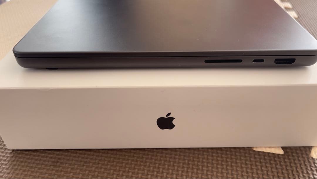 M4Max MacBook Pro14インチスペースグレー