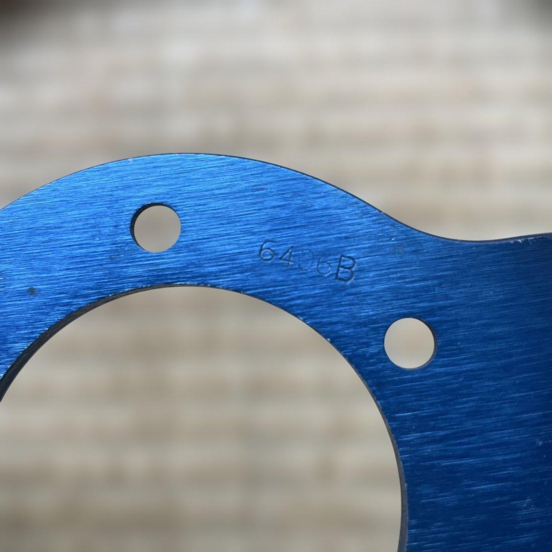 momo ステアリング　ディープ　33パイ？35パイ？