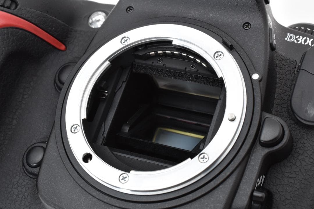 ■ 美品ショット数4037回 ■ ニコン Nikon D300 ボディ