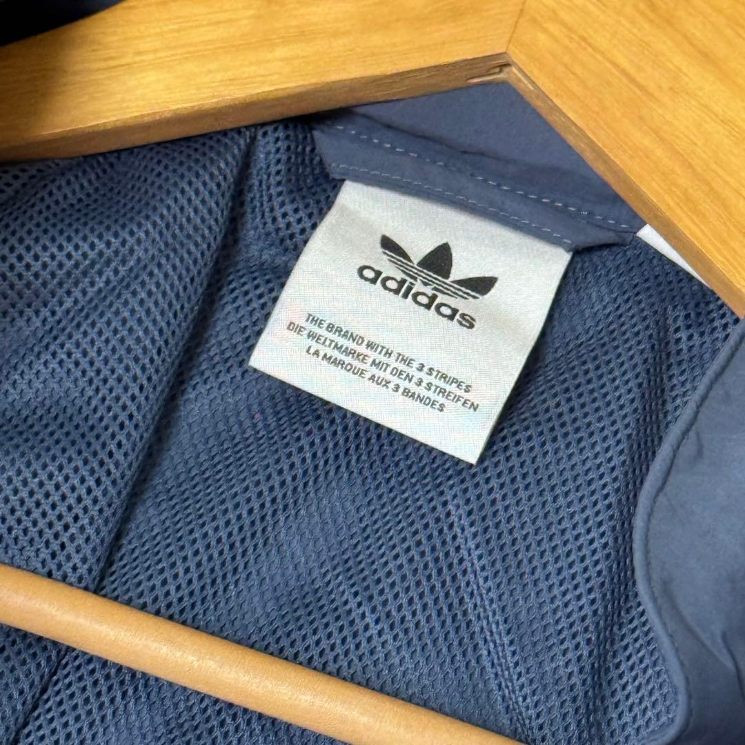adidasアディダスナイロンジャケットL