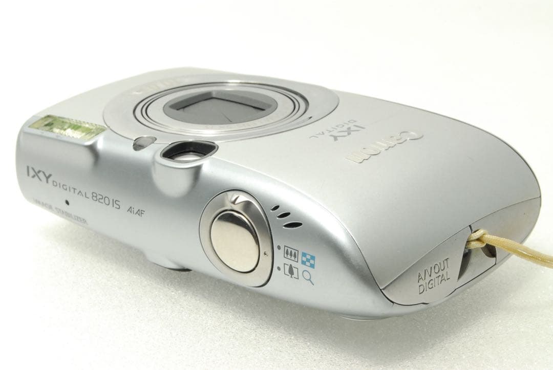 楽一番公式アカウント03様_Canon IXY 820 IS❤️シルバー