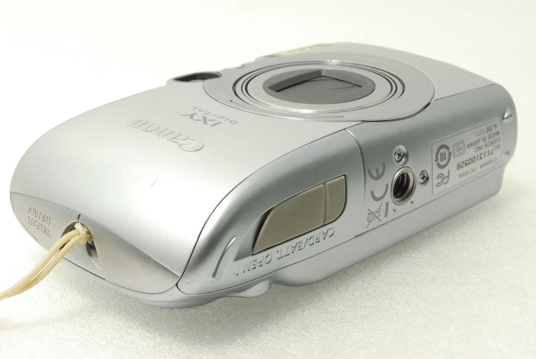 楽一番公式アカウント03様_Canon IXY 820 IS❤️シルバー