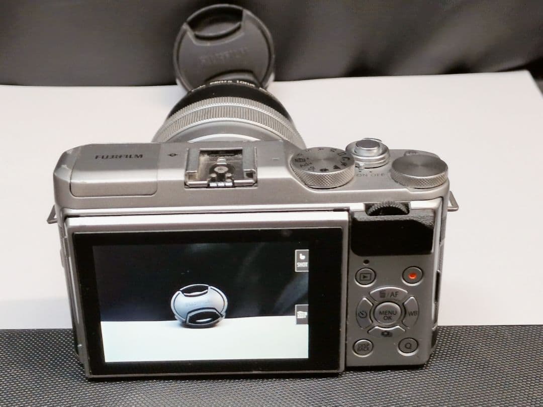 FUJIFILM X-A5 ミラーレス一眼カメラ レンズキット　M2907