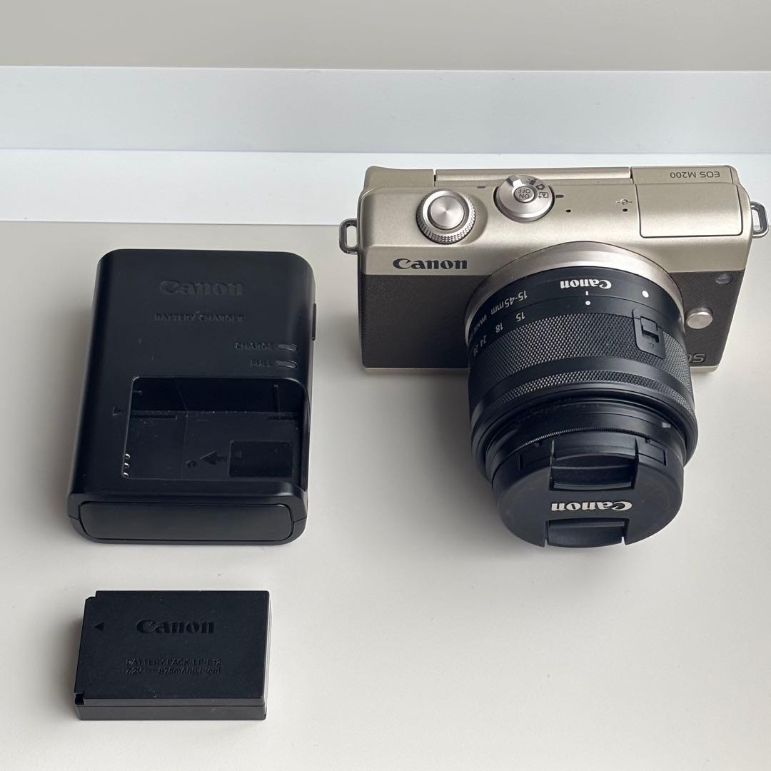 Canon EOS M200 リミテッドゴールドキット