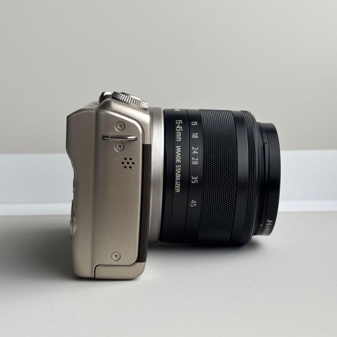 Canon EOS M200 リミテッドゴールドキット