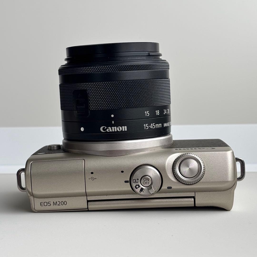 Canon EOS M200 リミテッドゴールドキット