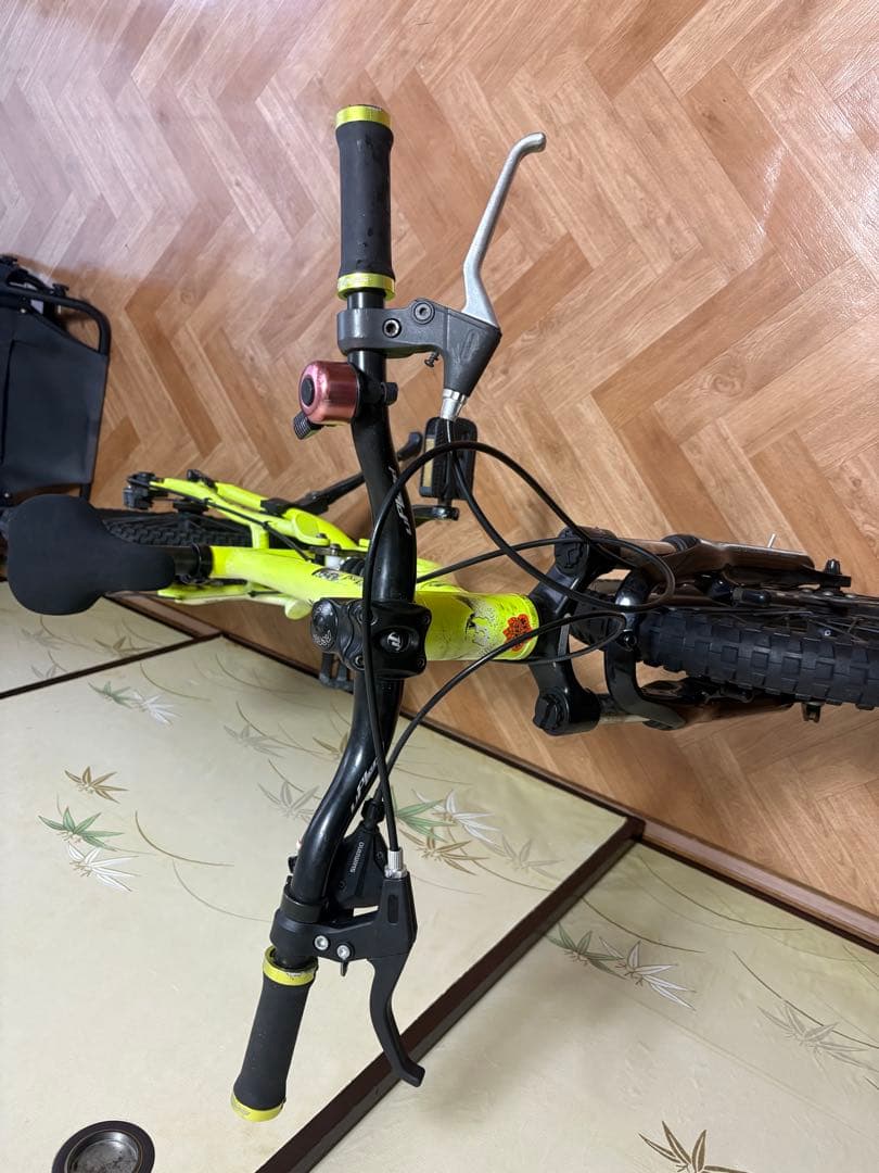 R*n様 【引取限定】蛍光イエロー 20インチ キッズバイク