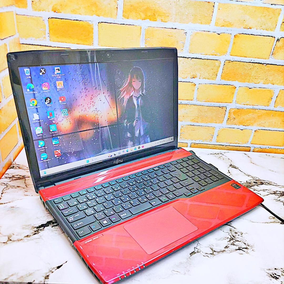 お手頃価格ノートパソコン❤️爆速SSD☘️Blu-ray・メモリ８G❣️最強i7