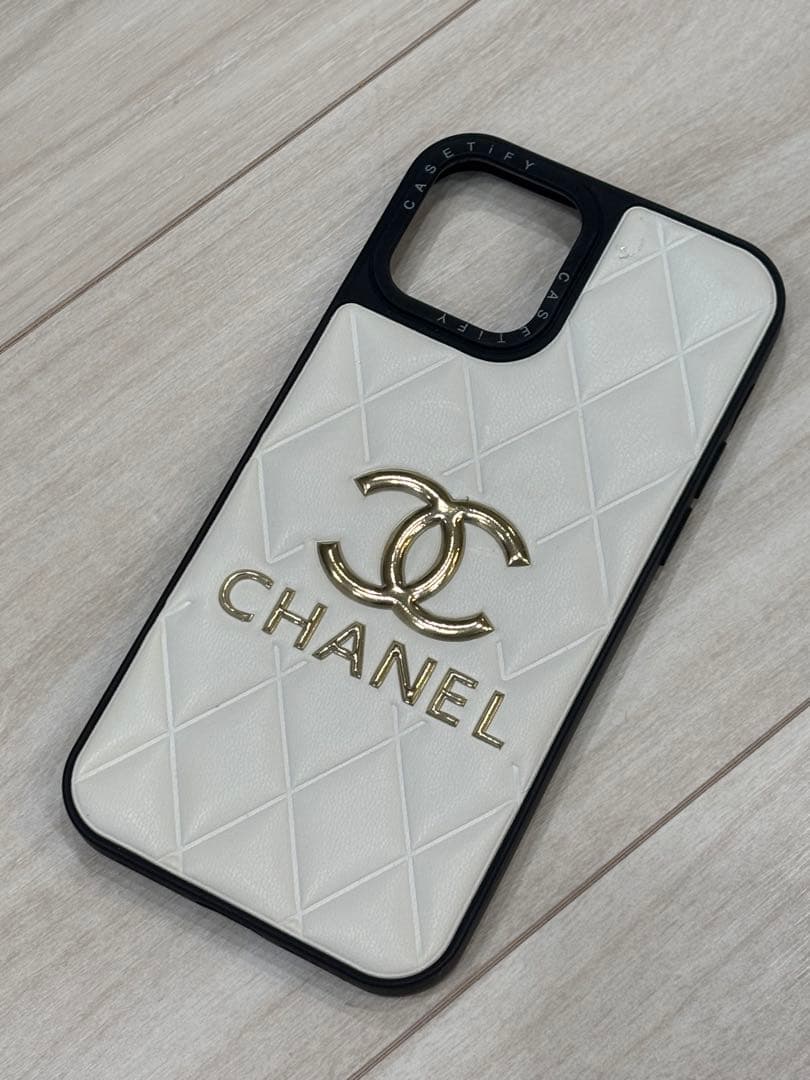 iPhoneケース 人気ホワイト　15pro ラスト1品❣️トレンド品❣️かわいい❣️