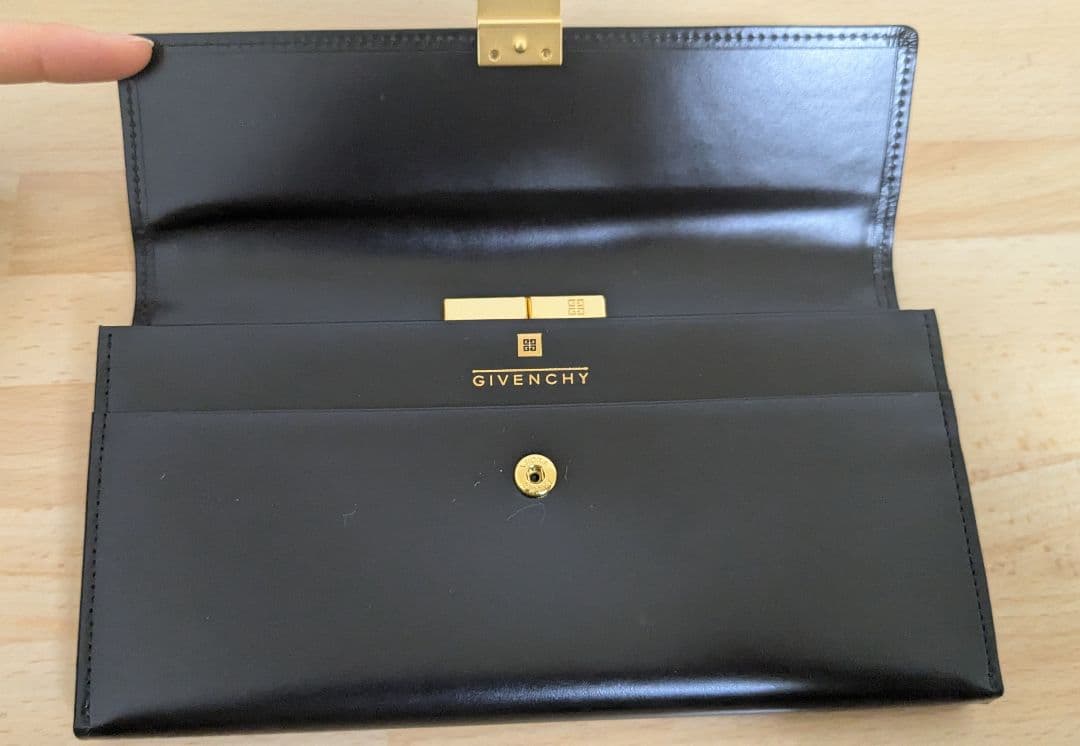 【未使用】美品 GIVENCHY ジバンシイ 長財布 オールレザー 4Gロゴ