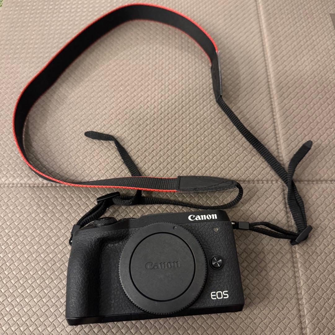 美品 CANON ミラーレス一眼 EOS M6 Mark II ボディ ブラック