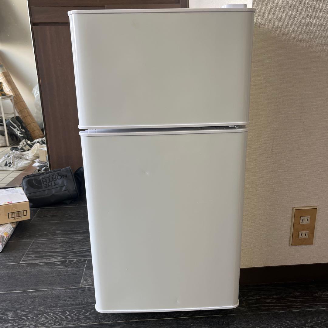ホワイト冷蔵庫 上部冷凍室付き2024年製