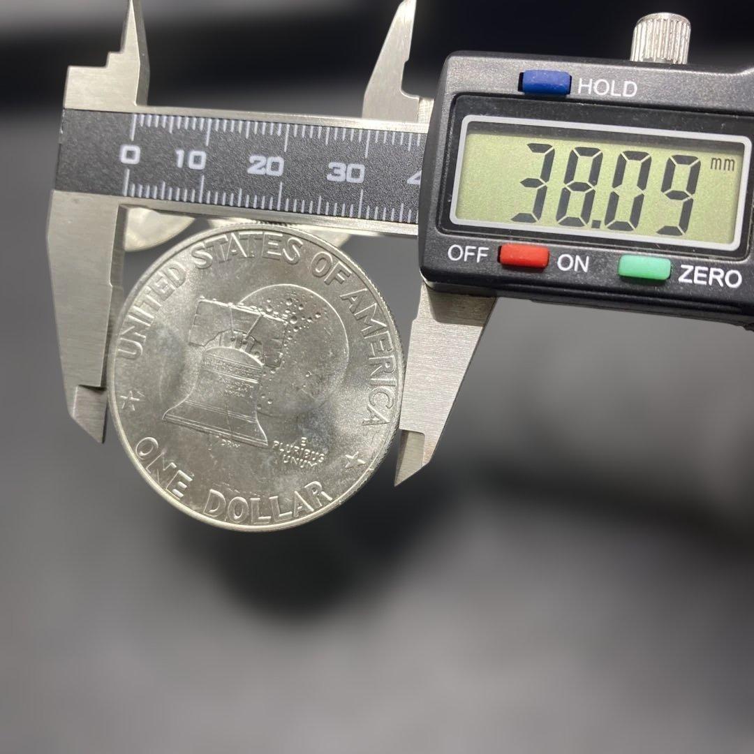 軽*剛様 ケネディハーフダラー銀貨4枚・アメリカ建国200年銀貨1枚・リバティ1