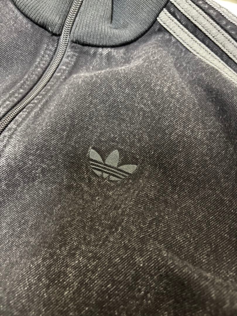 アディダス デニム ファイヤーバード トラックトップ トゥルーブラックデニム M