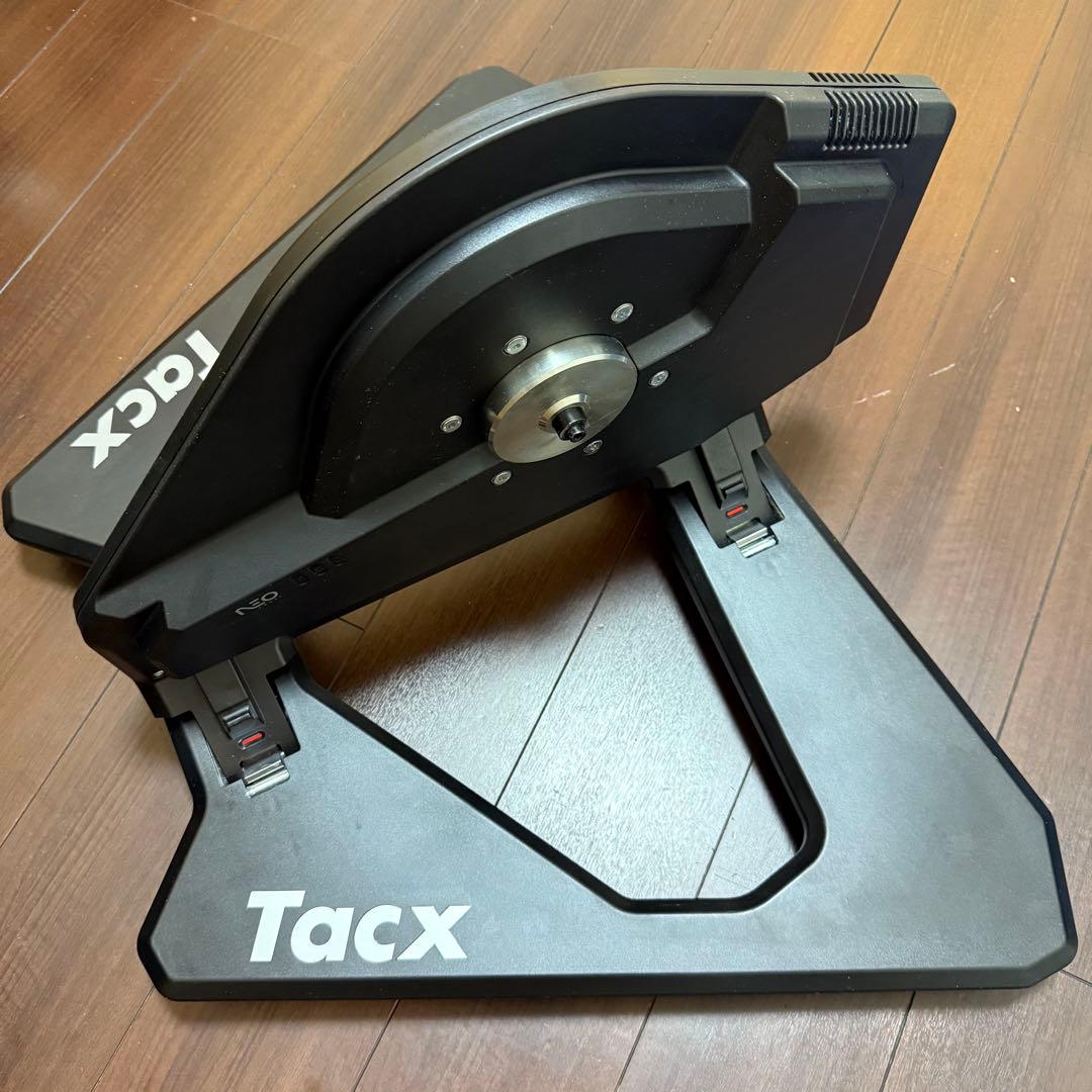Tacx Neo Smart トレーニングローラー