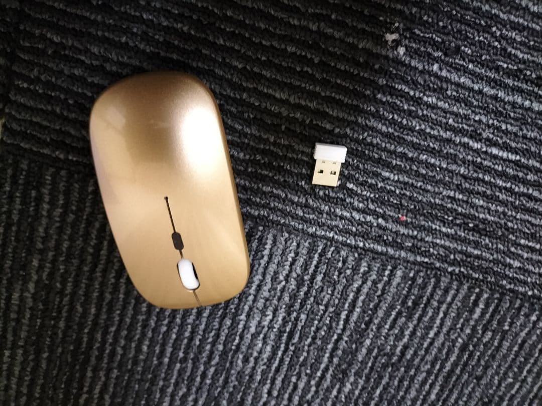 FUJITSUノートPC 4GBwin11 ACアダプター　ワイヤレスマウス付き