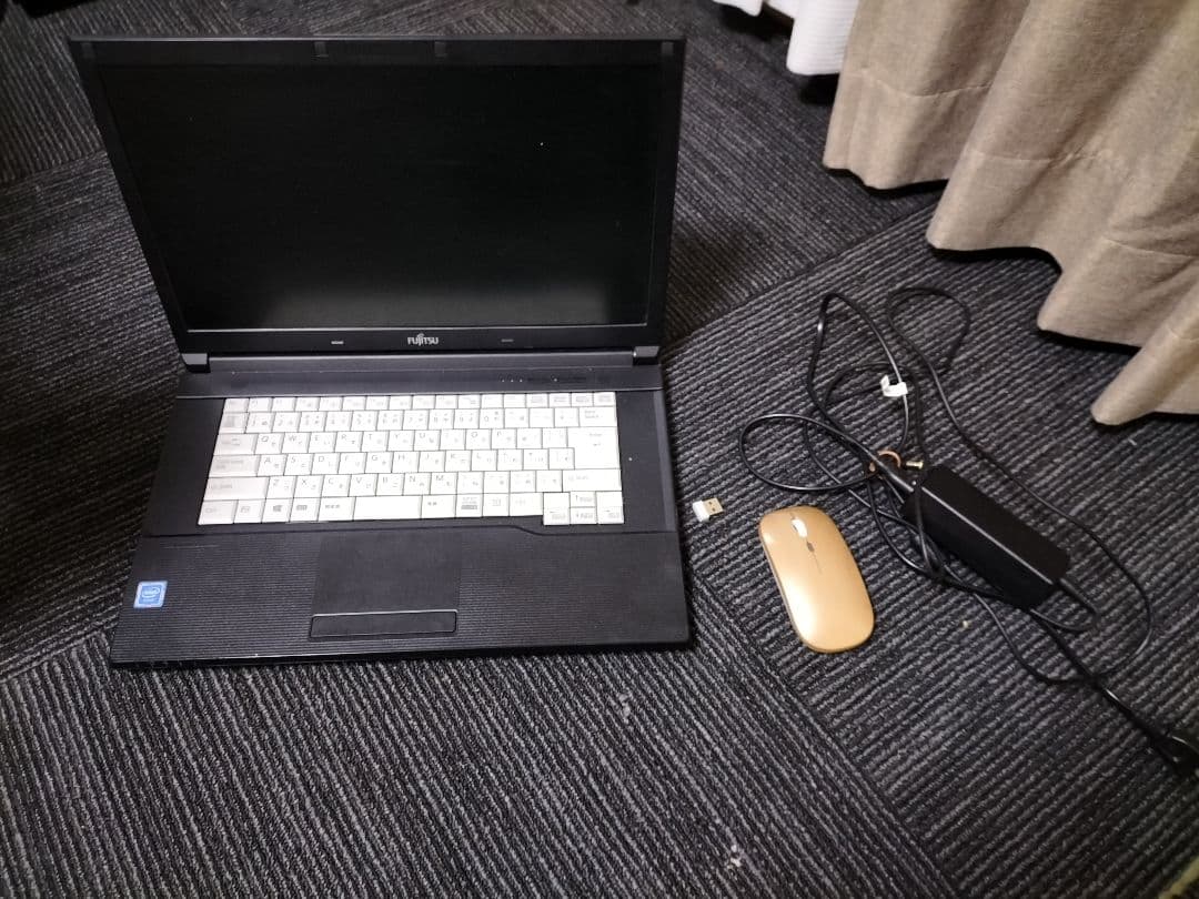 FUJITSUノートPC 4GBwin11 ACアダプター　ワイヤレスマウス付き