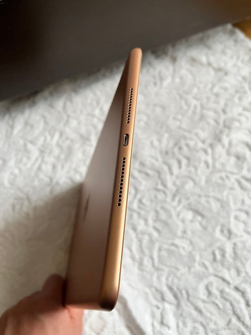 [美品]iPad 第8世代 128GB Wi-Fi 箱あり フィルム使用