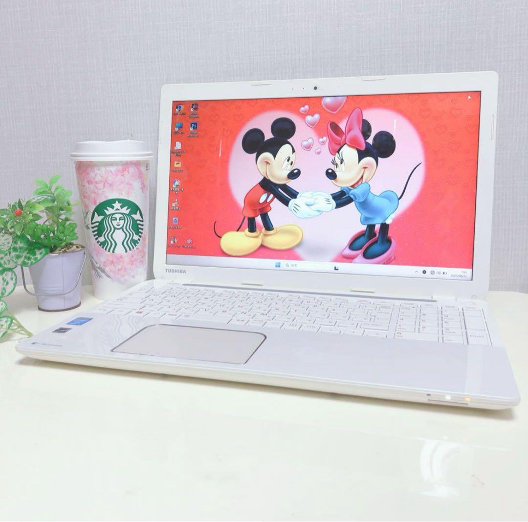 純白、コアi3、高速SSD、最新win11、イラレ&オフィス2021が使える