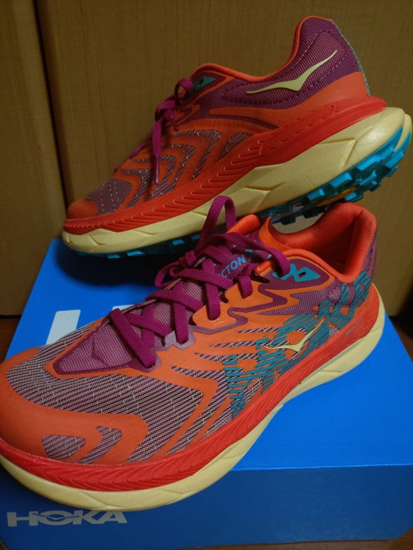 HOKA ホカオネオネ　テクトン　TECTON X2　23.5cm　カーボン