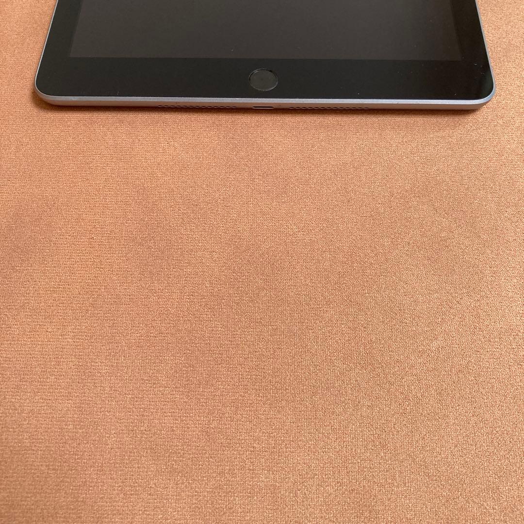55 電池最良好☆会館比較的美品☆iPad6第6世代 32GB WIFIモデル☆