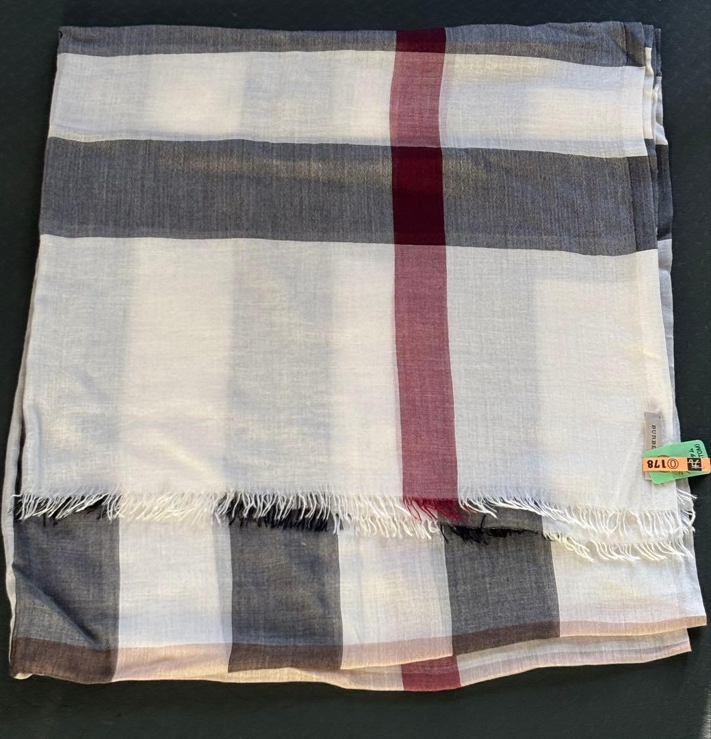 はるぼー様限定 おまとめ2点　【バーバリー】ストールとハンカチセット