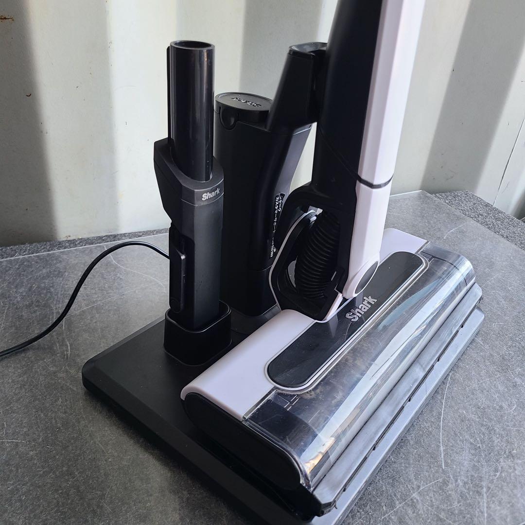 870激安早い者勝ち✨shark コードレススティッククリーナー