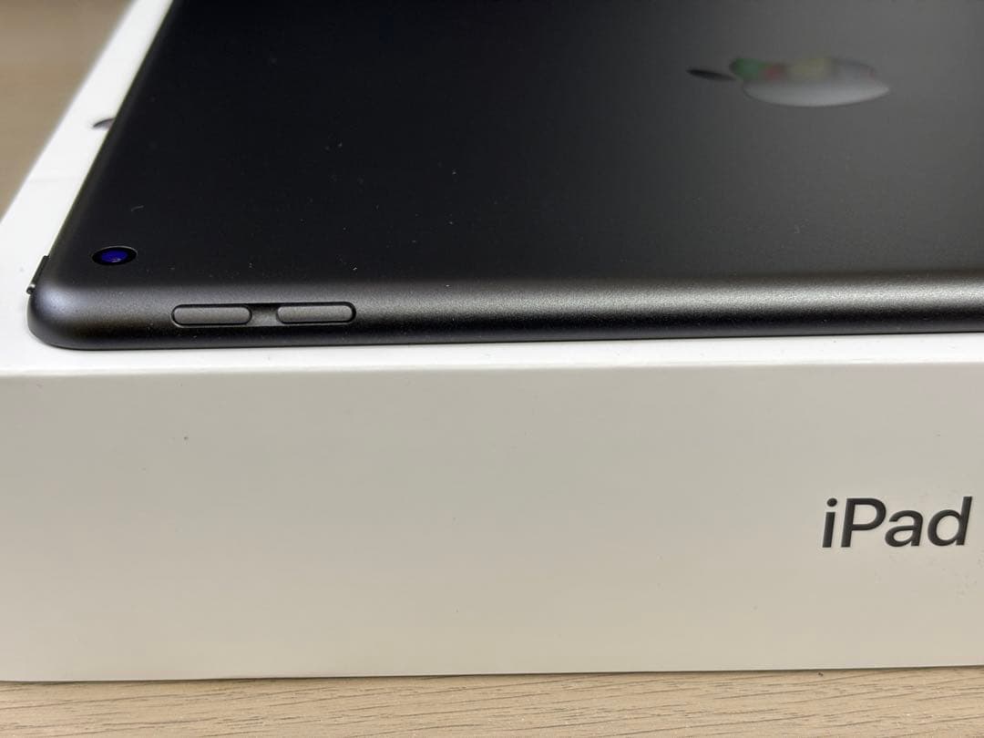 【美品】 Apple iPad 第8世代 32GB スペースグレー 付属品完備