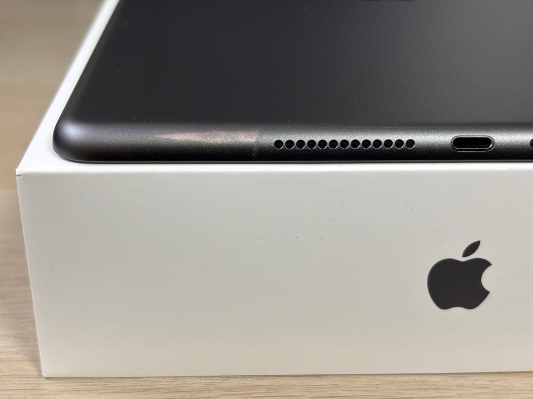 【美品】 Apple iPad 第8世代 32GB スペースグレー 付属品完備