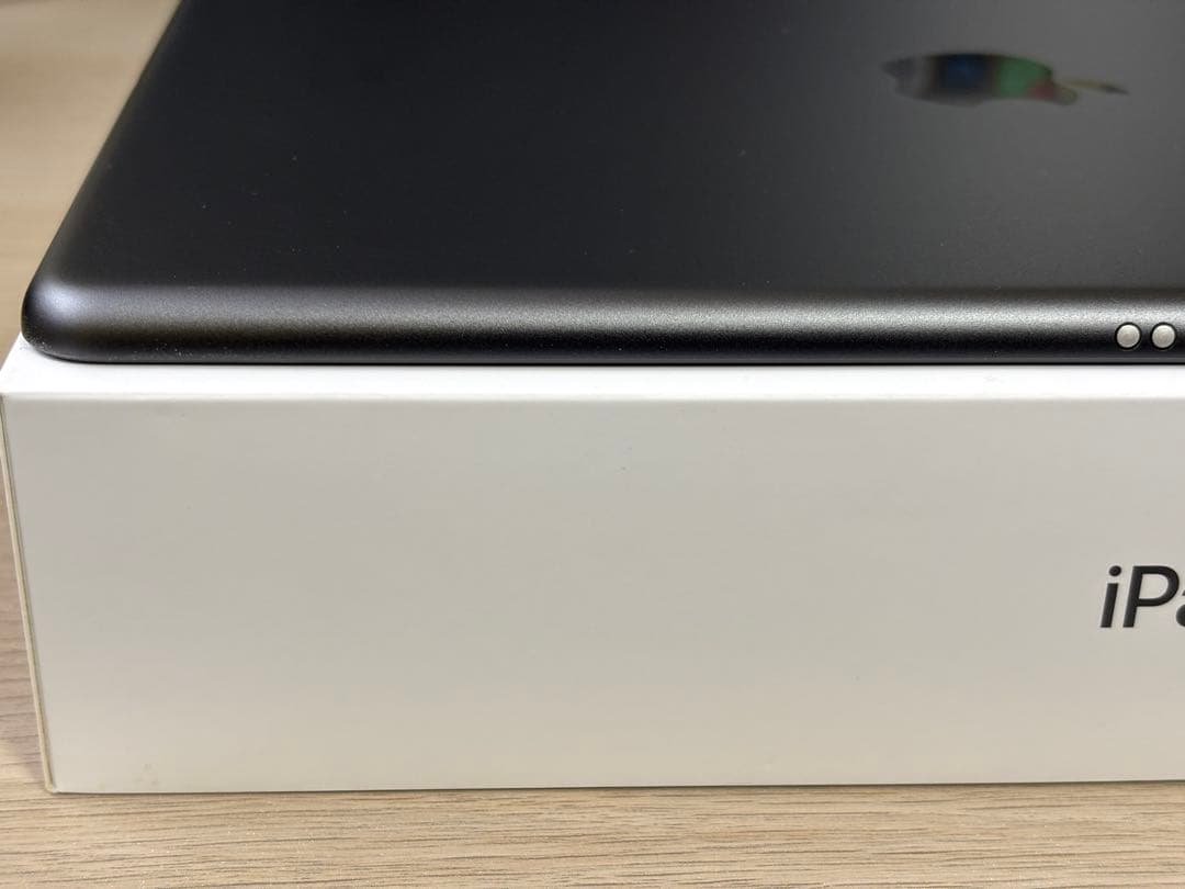 【美品】 Apple iPad 第8世代 32GB スペースグレー 付属品完備