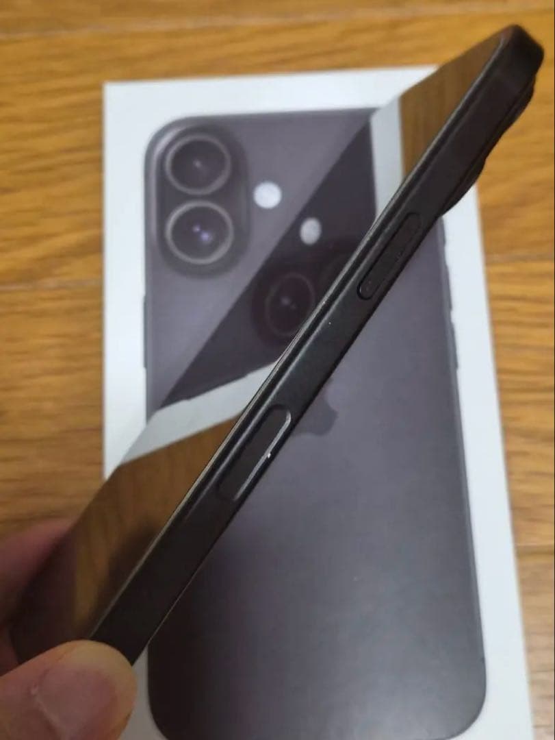 iPhone16SIMフリー ブラック バッテリー100%