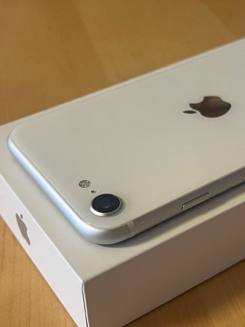 【美品】iPhone SE 第2世代 64GB 本体 white