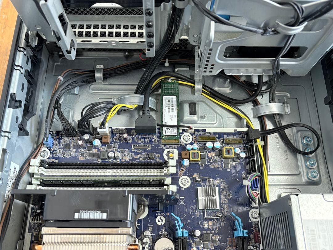 ワークステーション HP Z2 G4 SFF/Xeon/SSD 128GB/DDR4 8GB