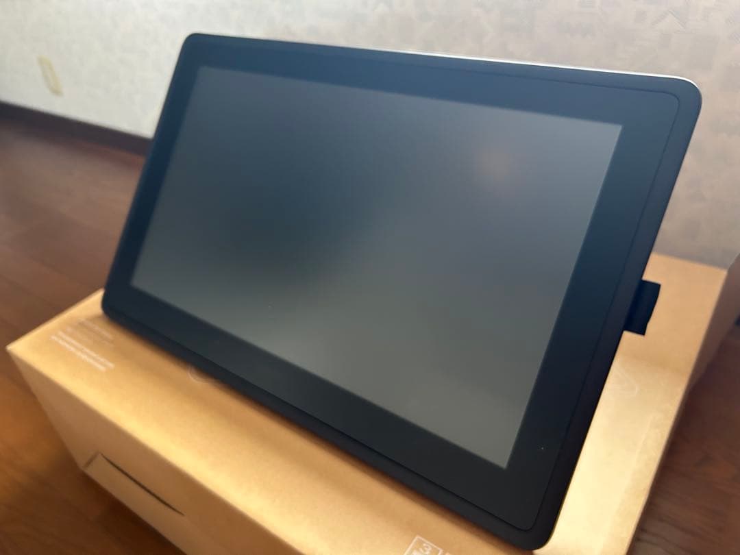 Wacom Cintiq 22 液晶ペンタブレット 本体