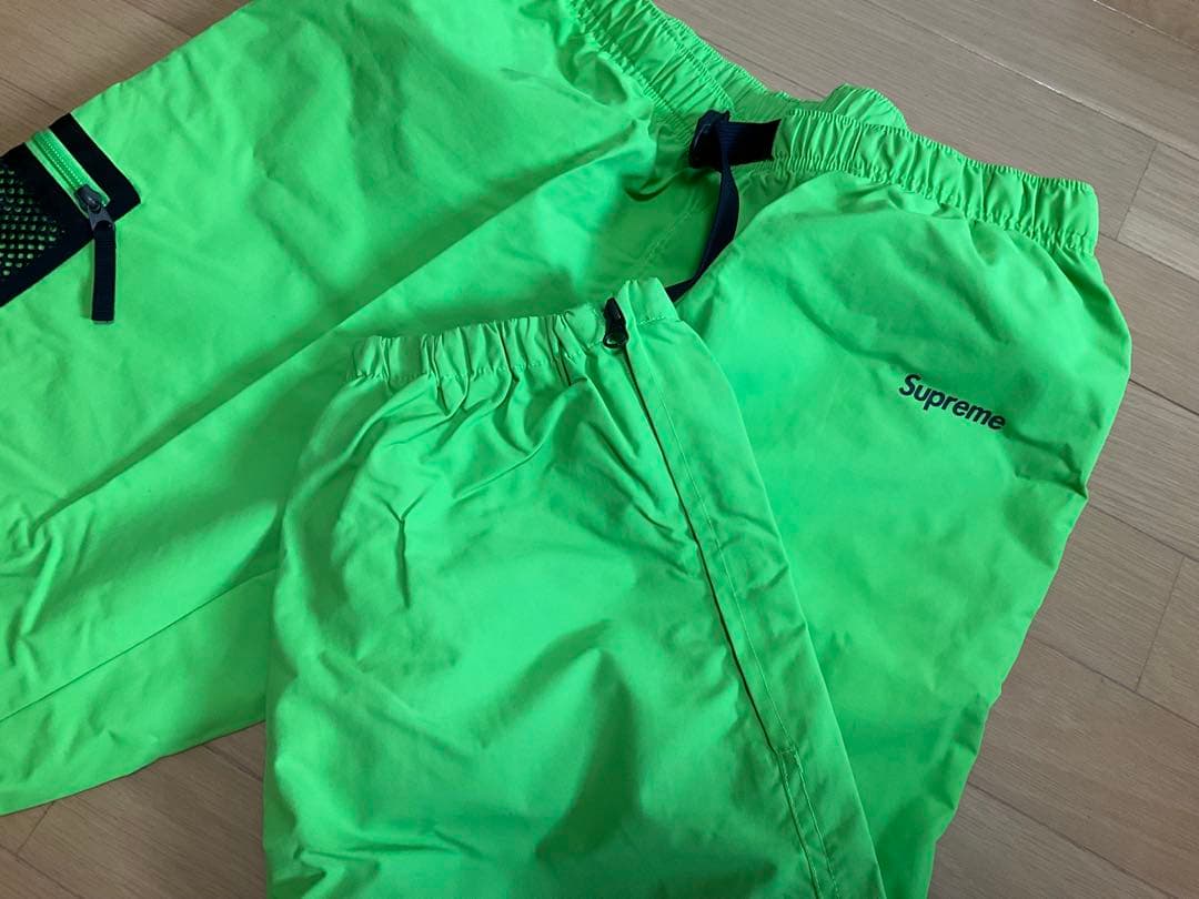 SUPREME xNIKEコラボ　セットアップサイズ違い