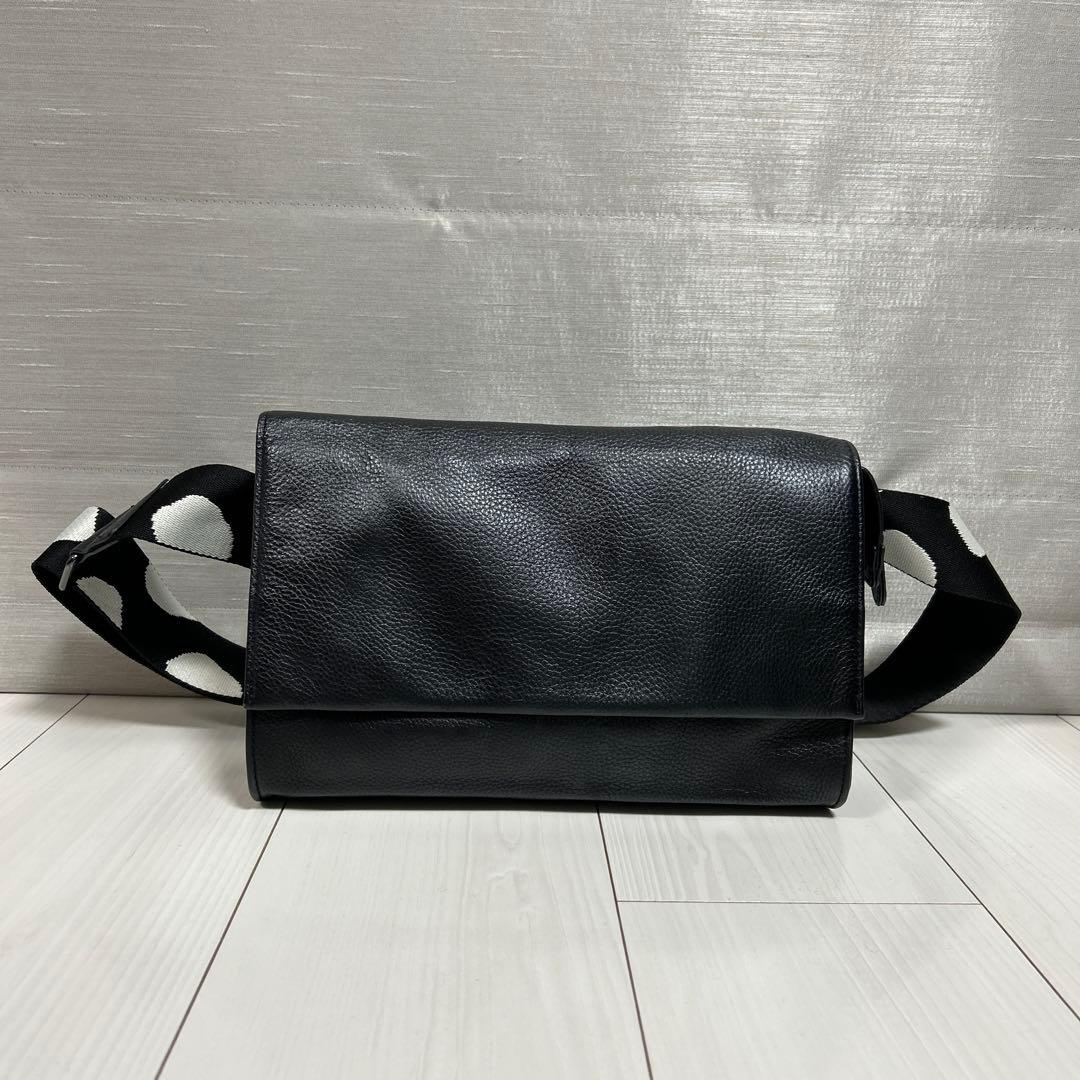 【ear】ボディバッグ ブラック レザー