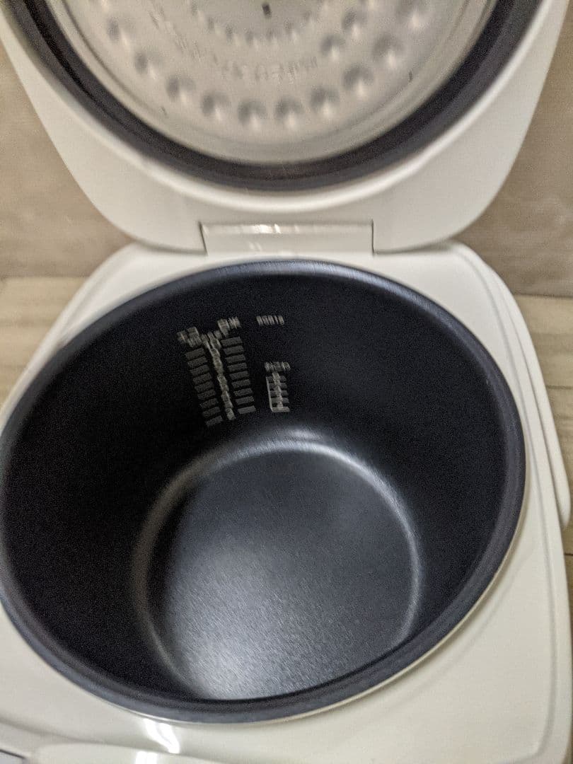 タイガー 炊飯器 1升 マイコン式 JBH-G181W ホワイト　2024年製