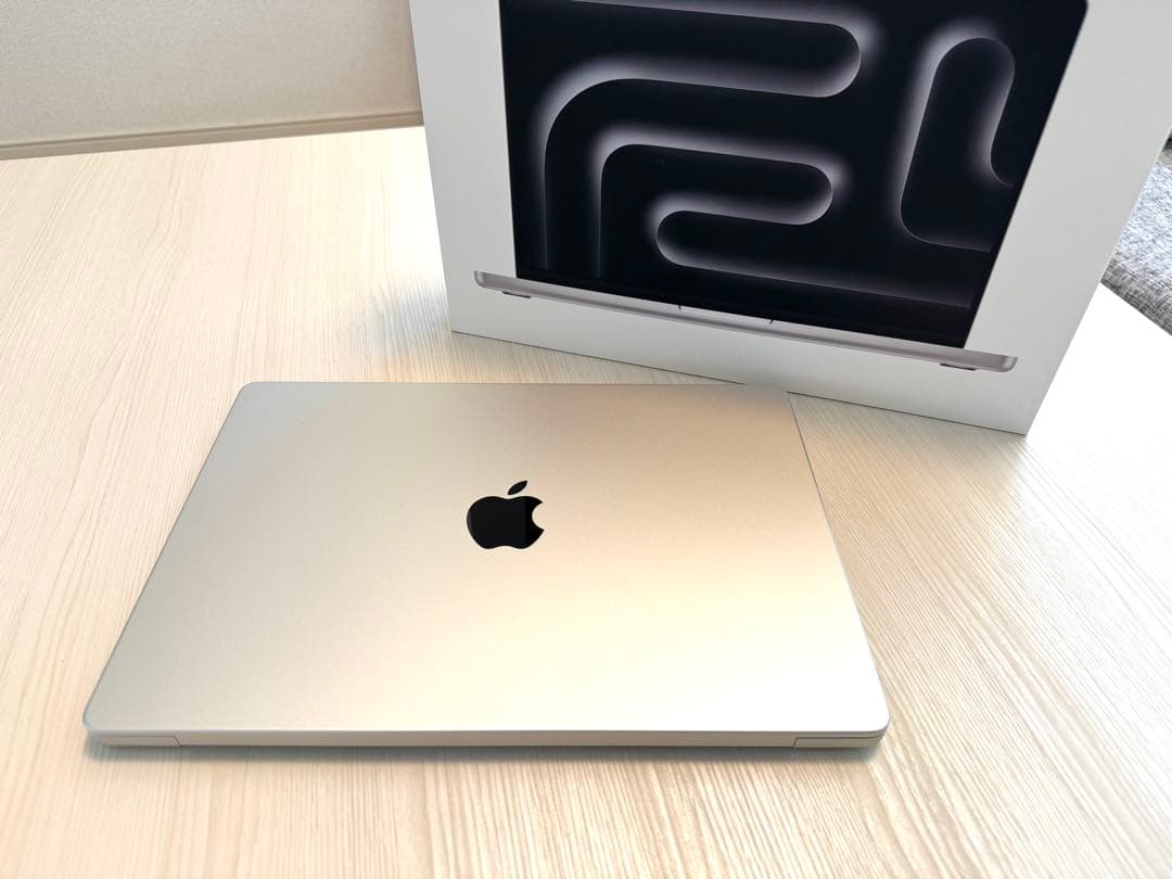 美品 MacBookPro M4 24GB 1TB シルバー