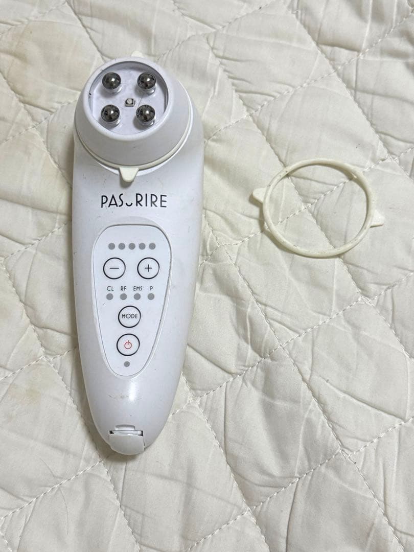 パスリル　美顔器 ホワイト