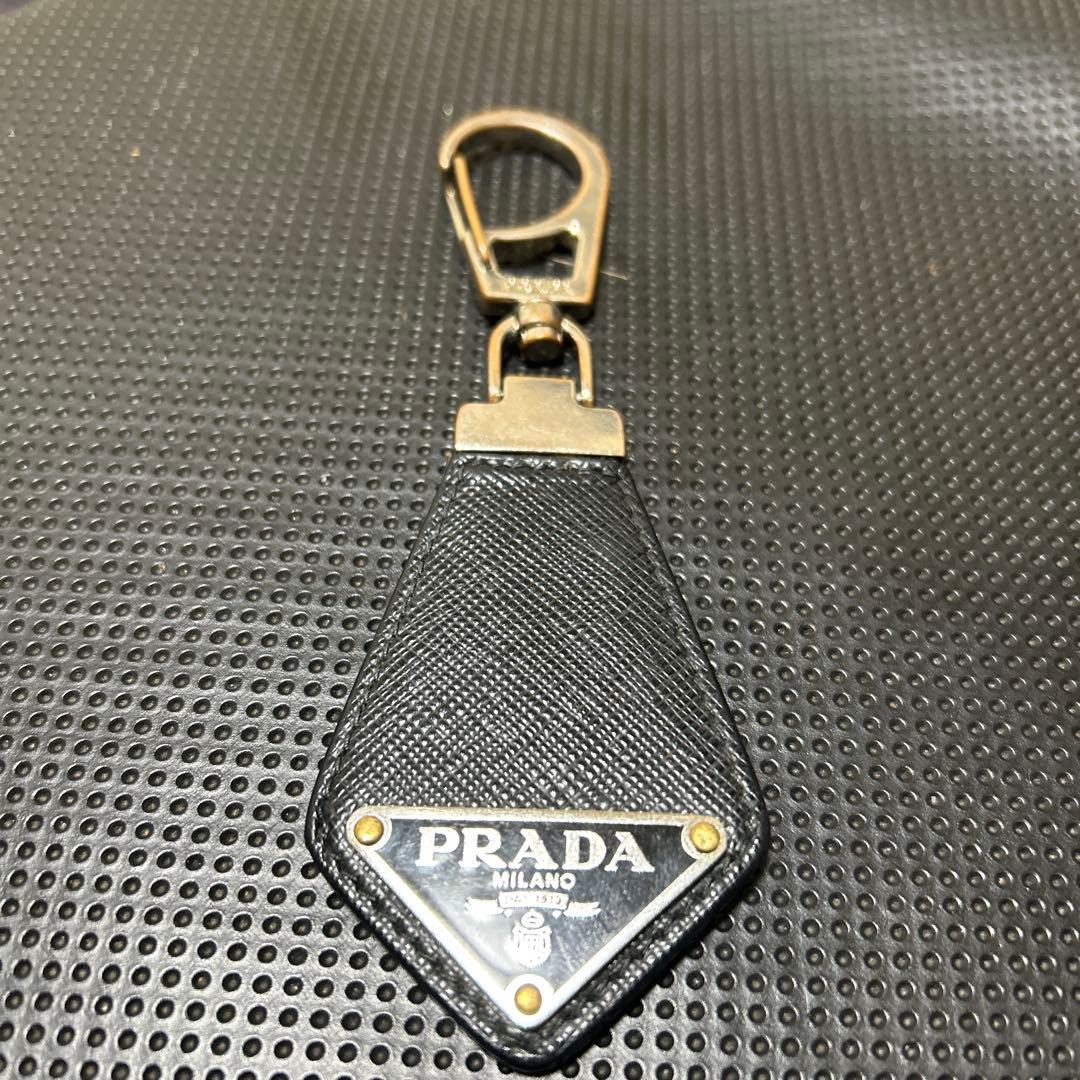 PRADA 黒 キーホルダー
