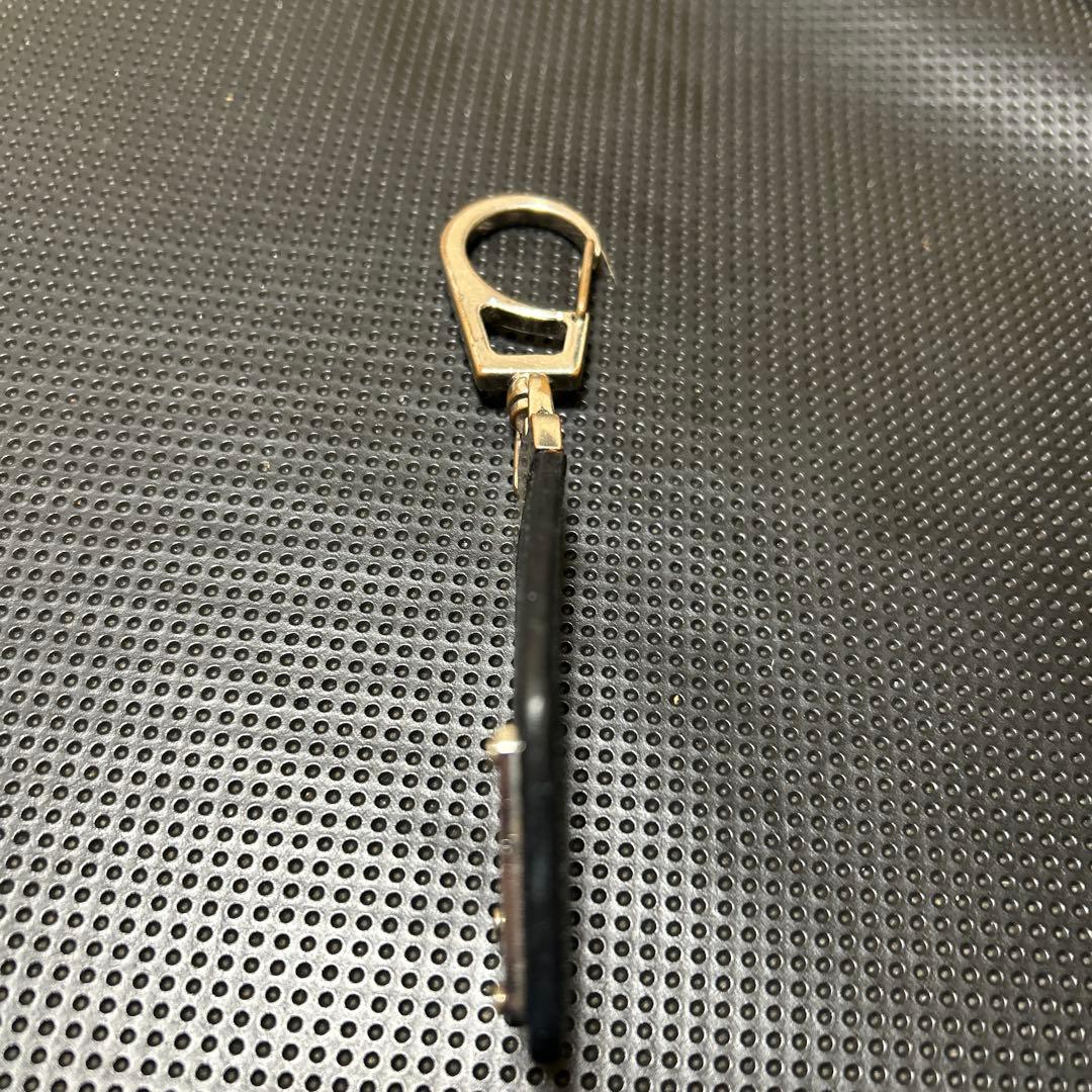 PRADA 黒 キーホルダー