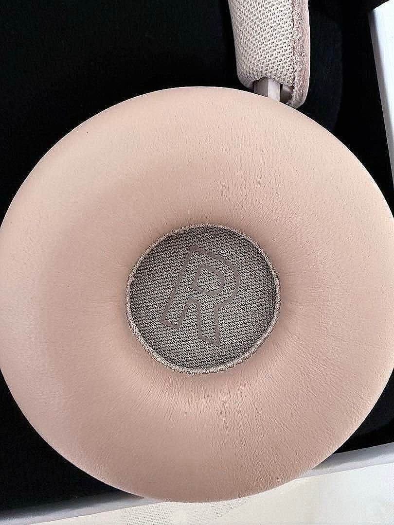 美品♡限定色　ピンク　Bang & Olufsen Beoplay H8i