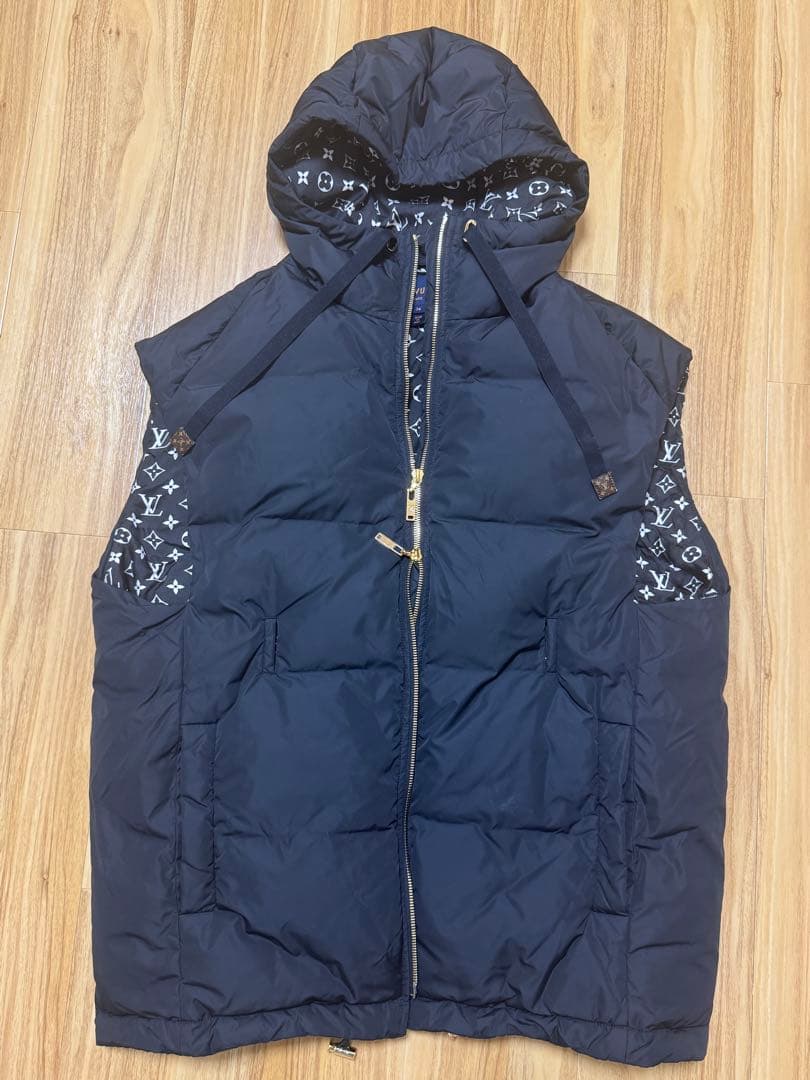レア　Louis Vuitton モノグラム ダウンベスト 34ブラック男女兼用