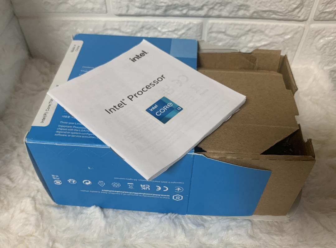 高性能 Intel Core i3-12100F 第12世代