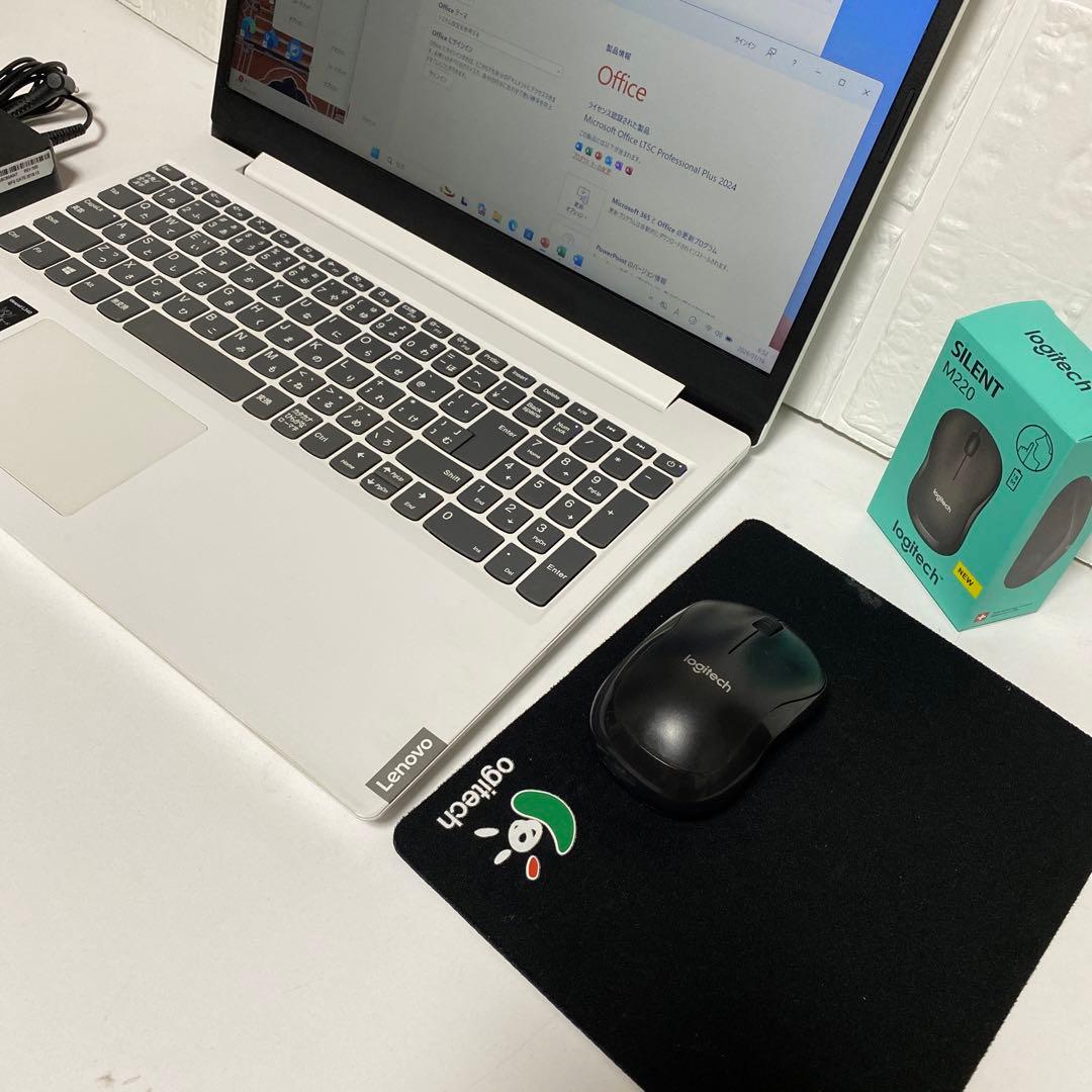 Windows11 オフィス付きSSD メモリ8GB 美品　ホワイトLENOVO