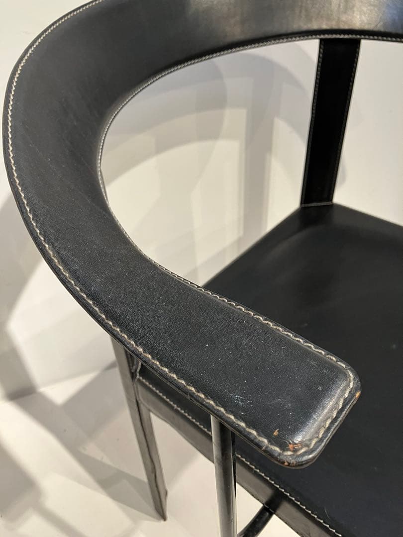 ヴィンテージ、デザイナーズチェア、本革、ポストモダン、カッシーナ、コンラン、