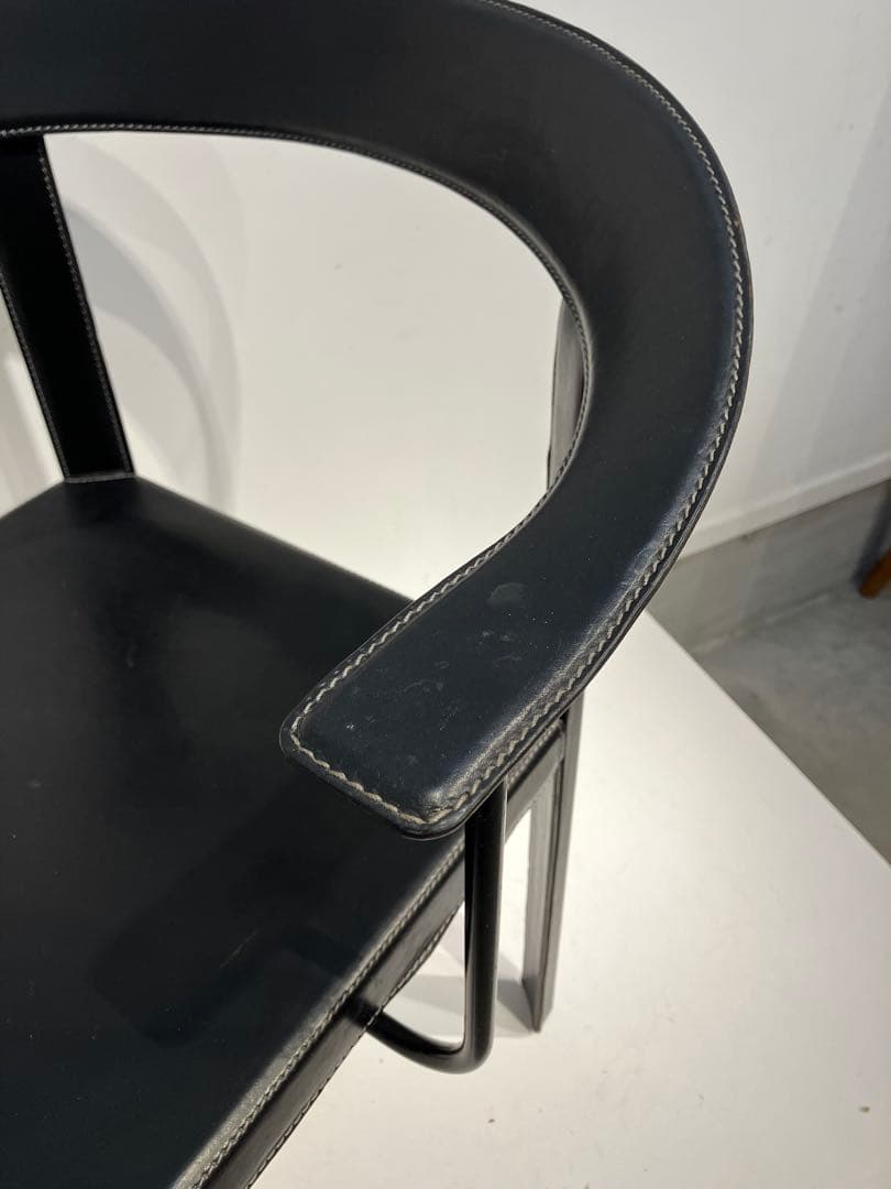ヴィンテージ、デザイナーズチェア、本革、ポストモダン、カッシーナ、コンラン、