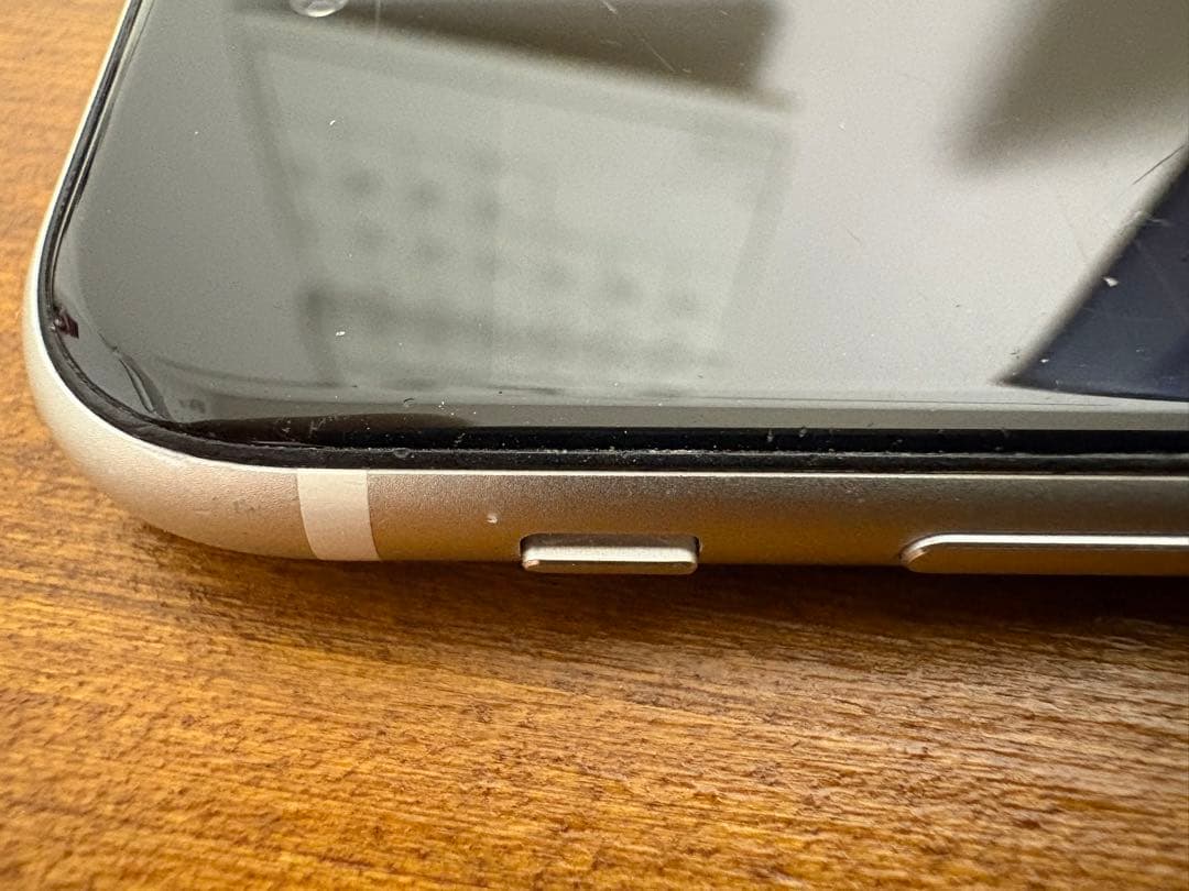 iPhoneSE 第２世代 128GB MXD12J/A